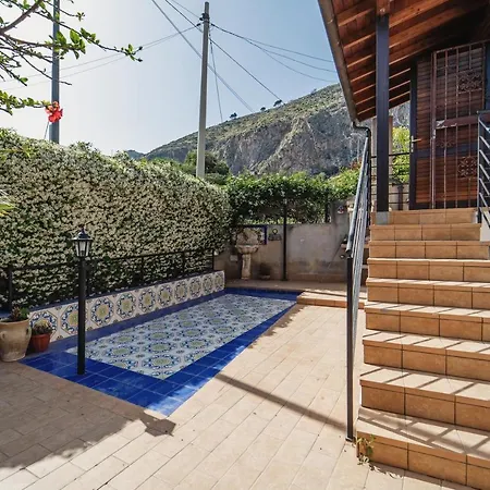 Mondello House 3 Bedrooms Nyaraló *