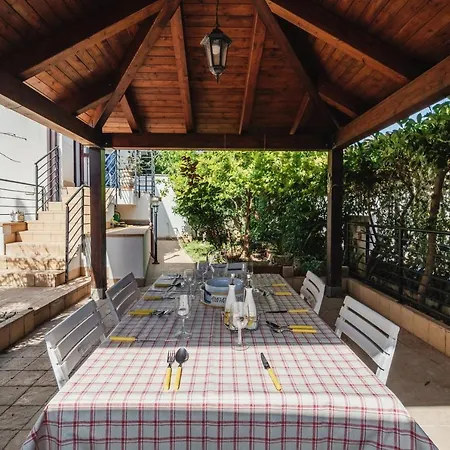 Mondello House 3 Bedrooms *